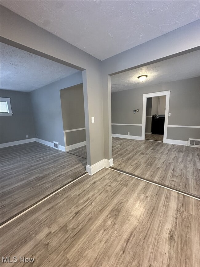 Building Photo - 5303 Kohout St