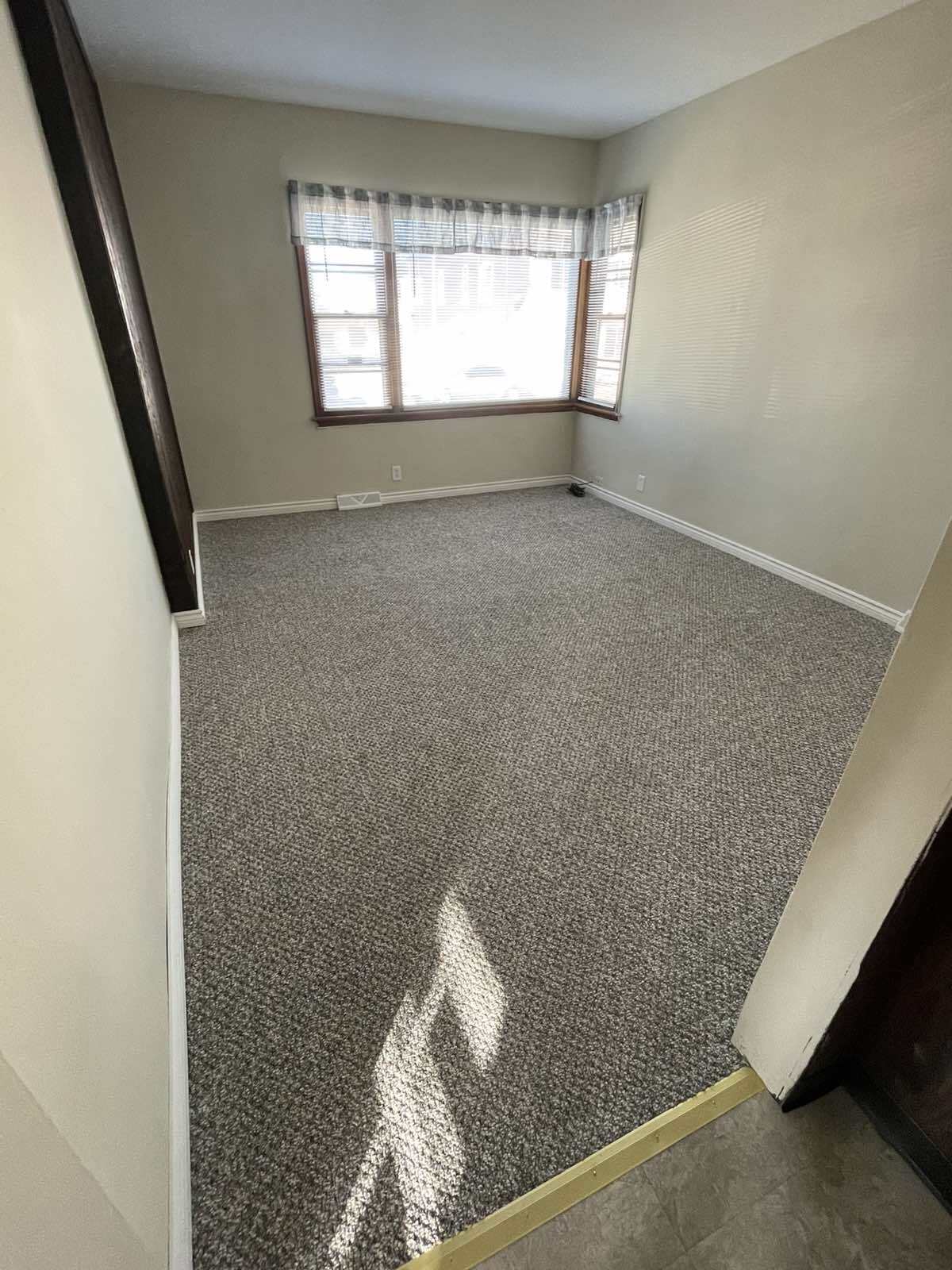 Building Photo - 104 E 23rd St