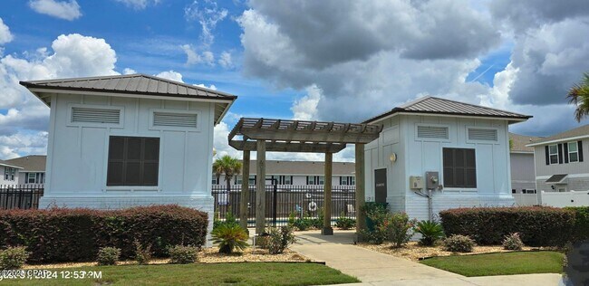 Building Photo - 5837 Bay Pl