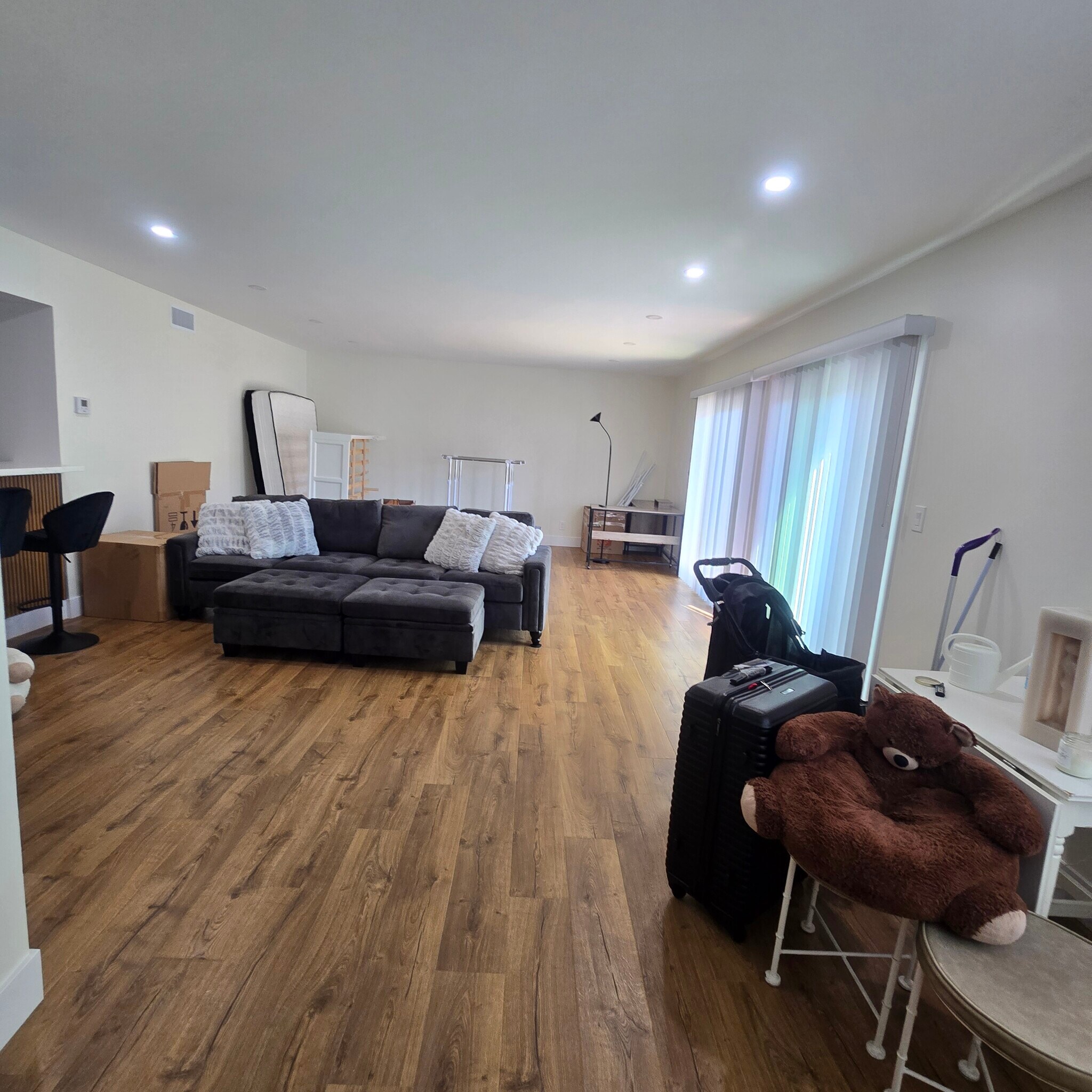 LIVING ROOM - 916 S Sherbourne Dr