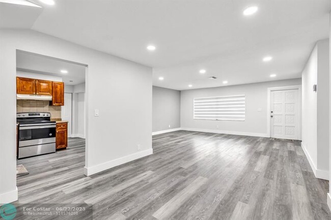 Building Photo - 1351 NW 54th Ave