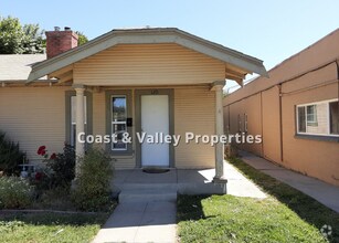 Building Photo - 120-122 N. Mildred Avenue, King City, CA 9...