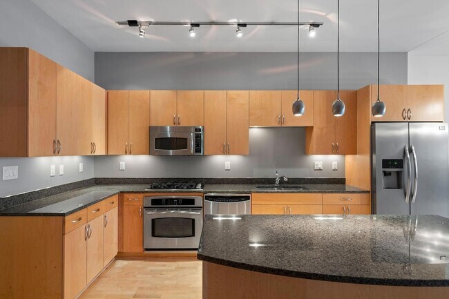 Building Photo - 401 N 2nd St