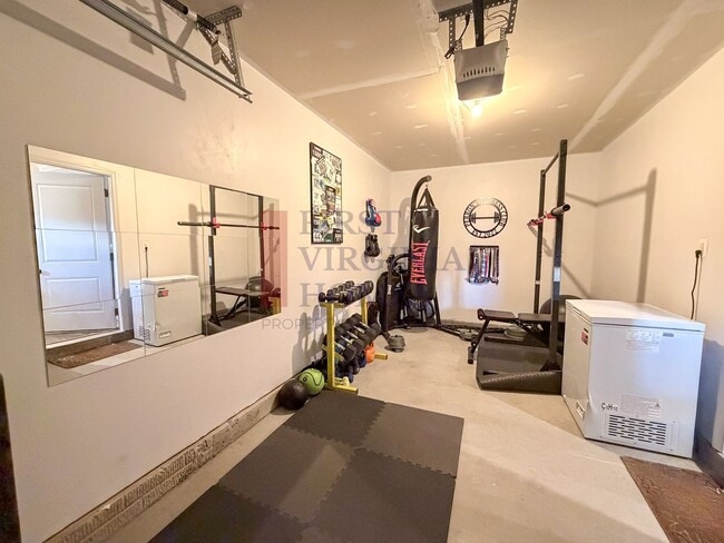 Building Photo - Village Oaks Townhome 3bed/2.5Bath