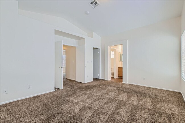 Building Photo - 4726 English Lavender - Gated community! R...