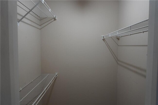 Building Photo - 71 Highoak Dr