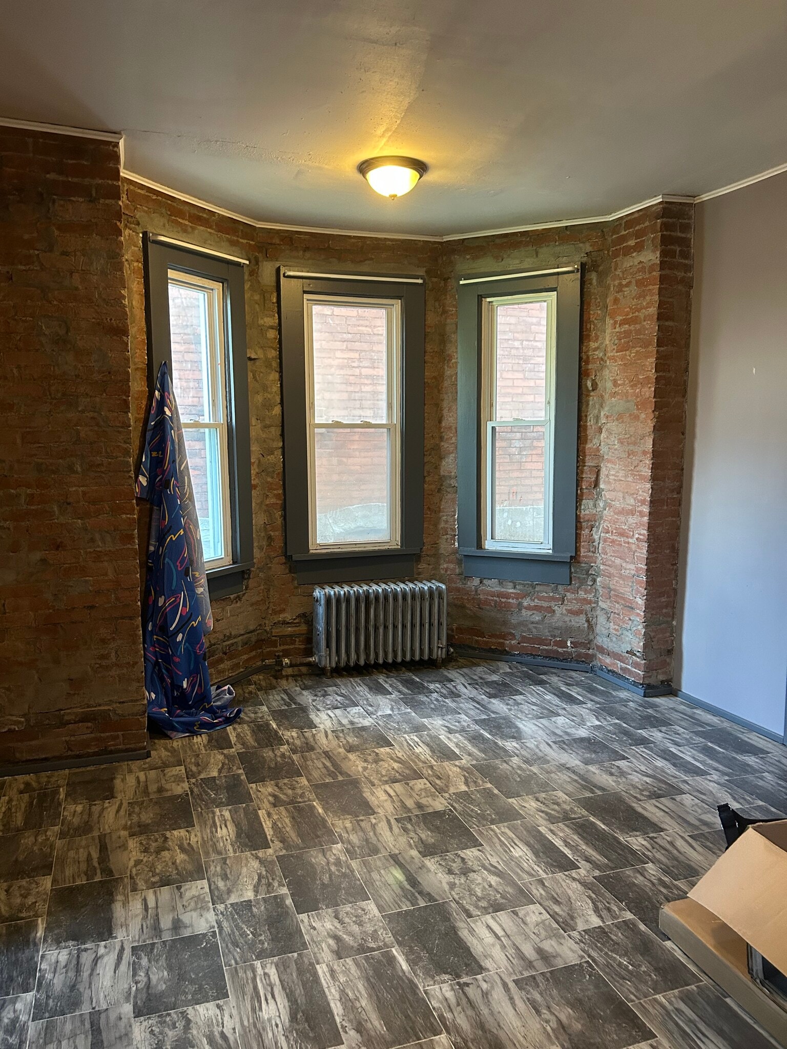 Living/Dining room - 239 Zara St