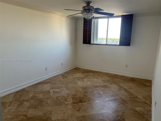 Building Photo - 1688 West Ave