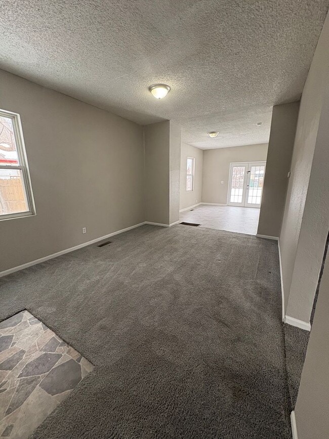 Building Photo - Move-in Ready and Full Of Charm! 4 Bedroom 2 Bath, Plus a Bonus Room.