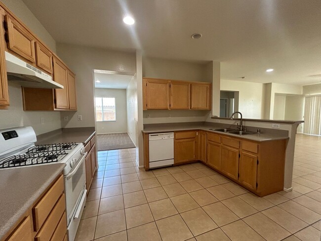 Building Photo - 42557 Drennon Ct