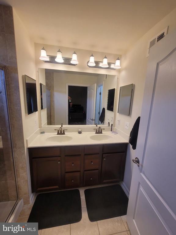 Building Photo - 20928 Houseman Terrace