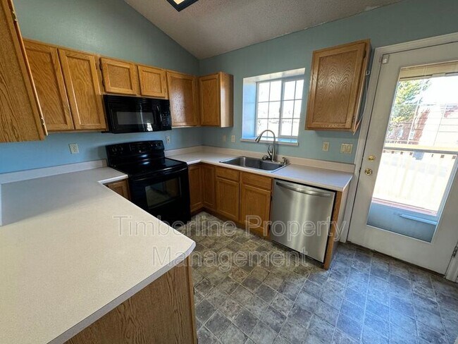 Building Photo - 6735 Overland Dr