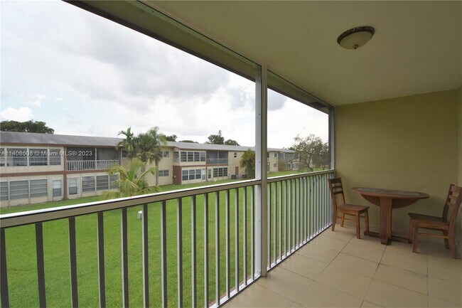 Building Photo - 7500 NW 5th Pl