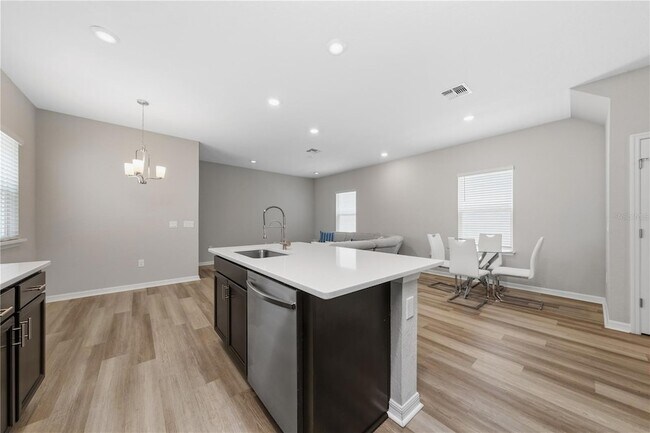 Building Photo - 445 Silverbell Trl