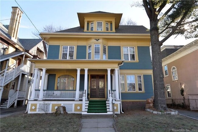 Primary Photo - 201 Sherman Ave