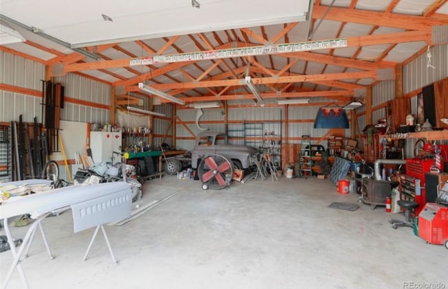 Building Photo - 739 Riverbend Dr