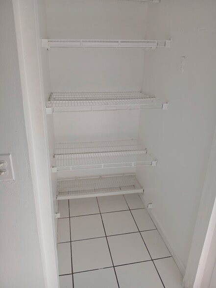 Building Photo - 2253 SW 16th St