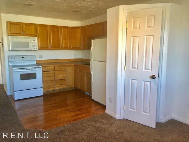 Building Photo - 1 br, 1 bath House - 3681 S 2200 W #58