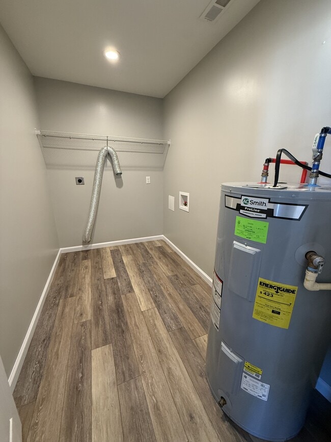 Building Photo - 234 Longwood Ln.