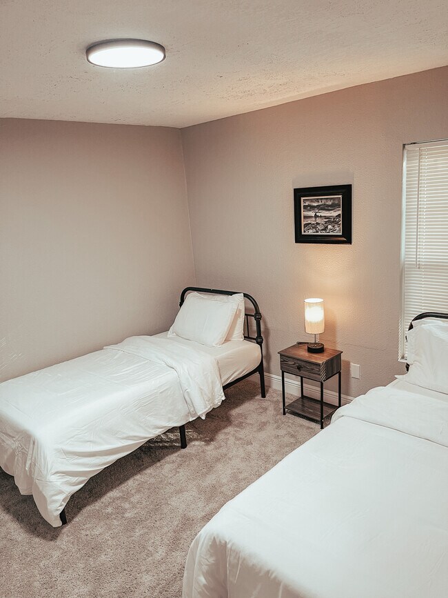 Building Photo - 5226 Perry St