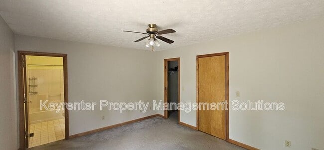 Building Photo - 2 Singing Pines Ln