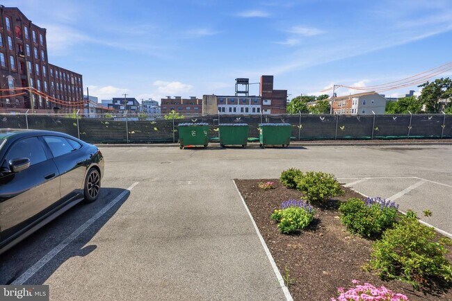 Building Photo - 516 W Montgomery Ave