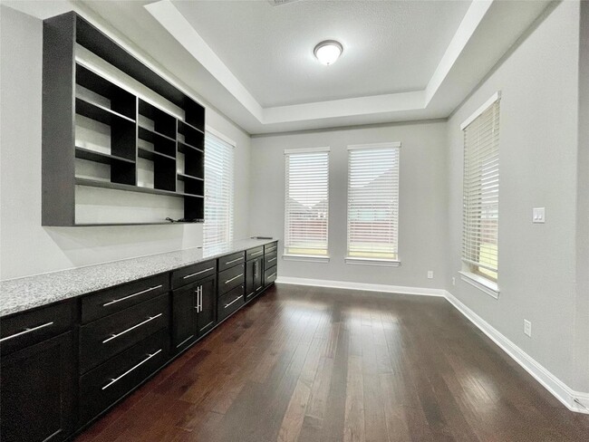 Building Photo - 3809 Mineral Dr