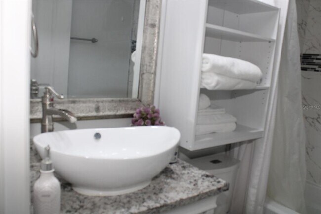 Building Photo - 7655 Cardiff Ct N