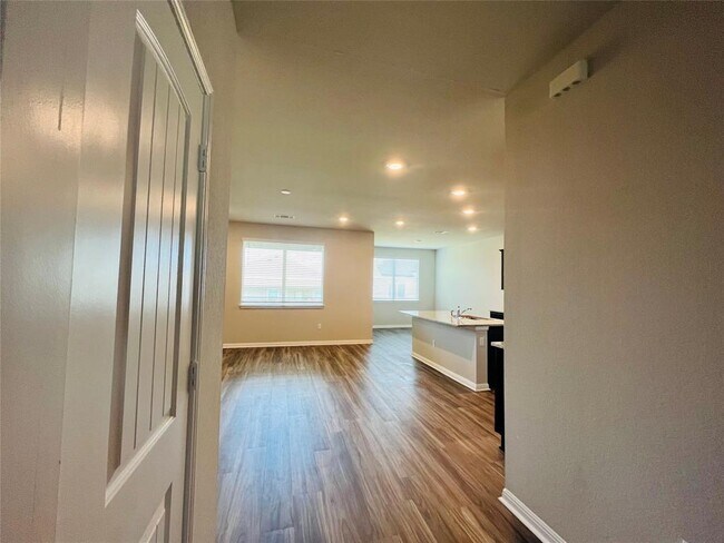 Building Photo - 121 Arrowhead Vine St