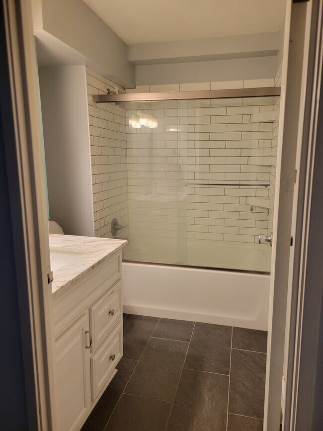 Building Photo - 1131 Stringers Ridge Rd