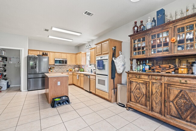 Building Photo - 5806 Chuckwagon Cir