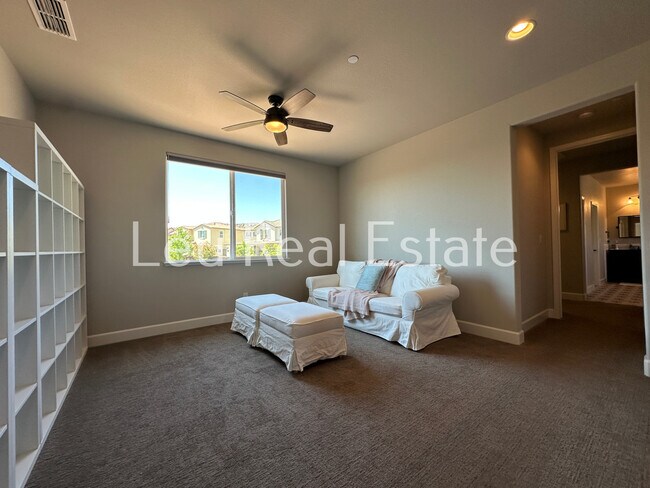 Building Photo - 5256 Florentino Lp