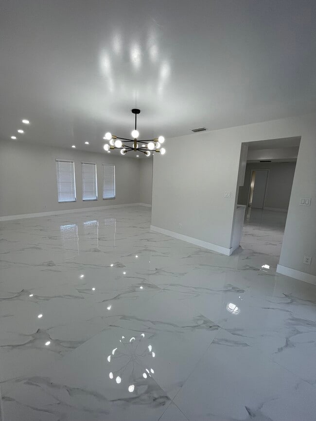 Building Photo - 4351 Orange Grove Blvd