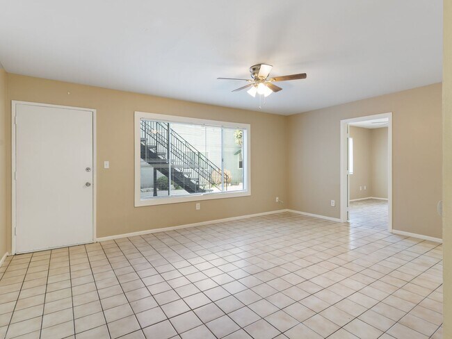 Interior Photo - 1050 Gaviota Avenue