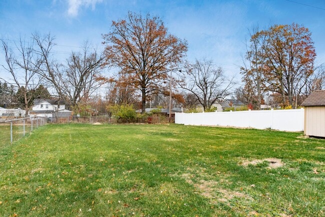 Building Photo - 2652 Landsburn Dr