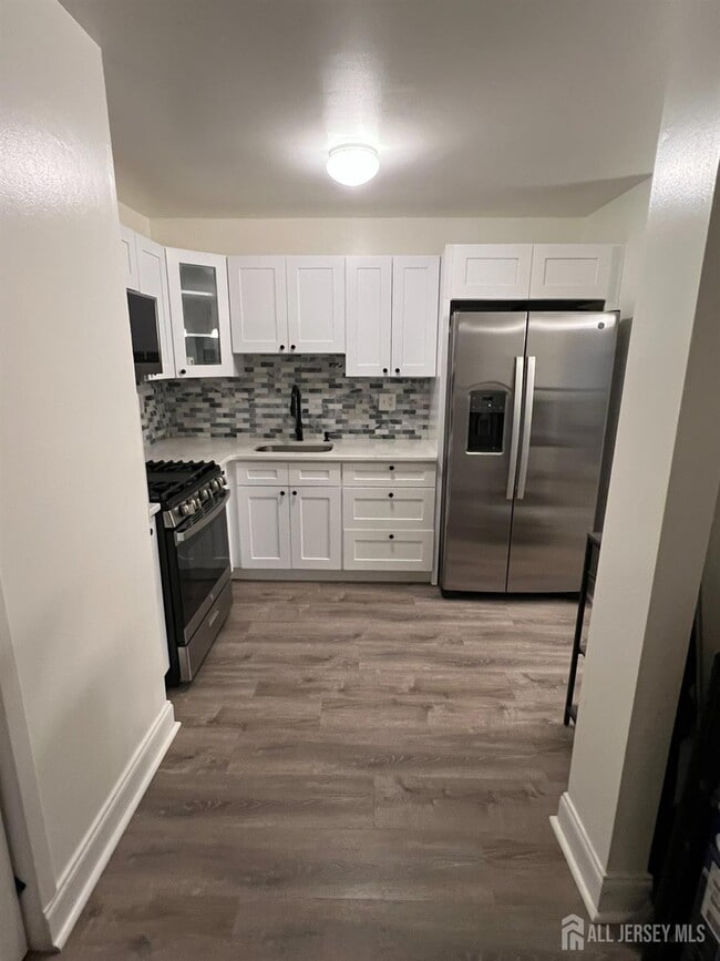 Building Photo - 501 Cricket Ln
