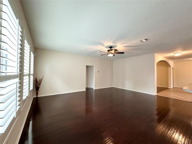 Building Photo - 1707 Magnolia Lake Ln