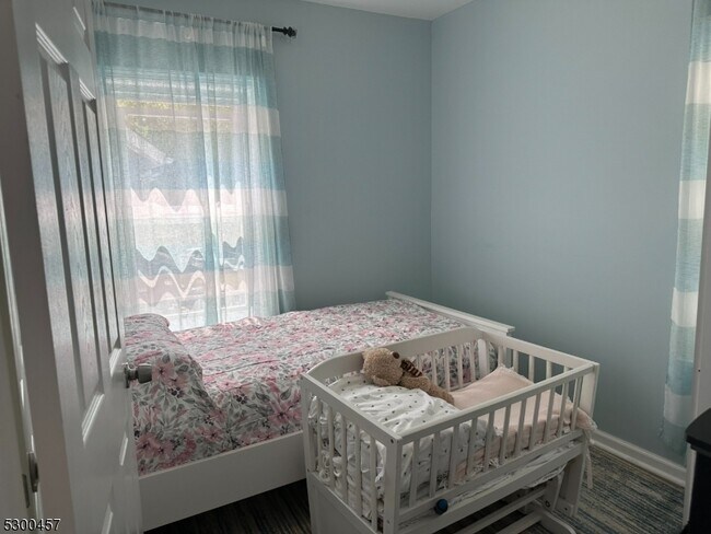 Building Photo - 89 Farragut Rd