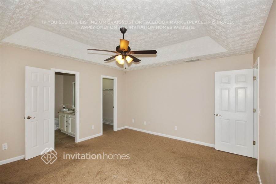 Building Photo - 3990 Piper Glen Dr NE