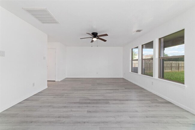 Building Photo - 18703 Clover Nut Ct
