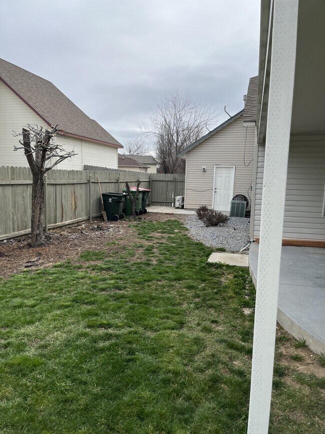 Building Photo - 2134 E Dworshak Dr