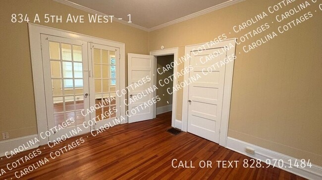 Building Photo - 834 5th Ave W