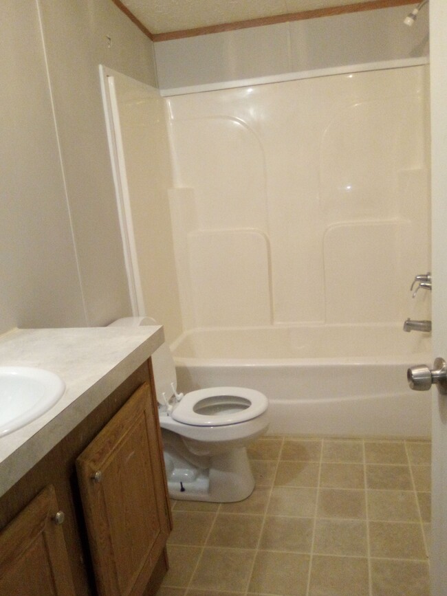 Building Photo - 3111 Riverside Dr