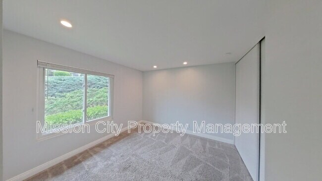 Building Photo - 622 Pine Spring Ln