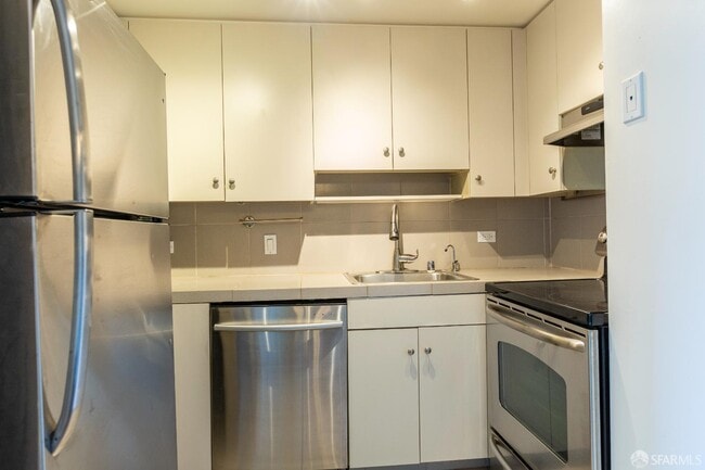 Building Photo - 601 Van Ness Ave