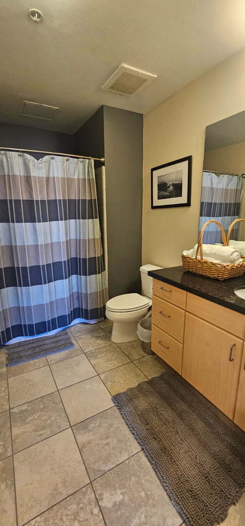 Building Photo - 445 Island Ave