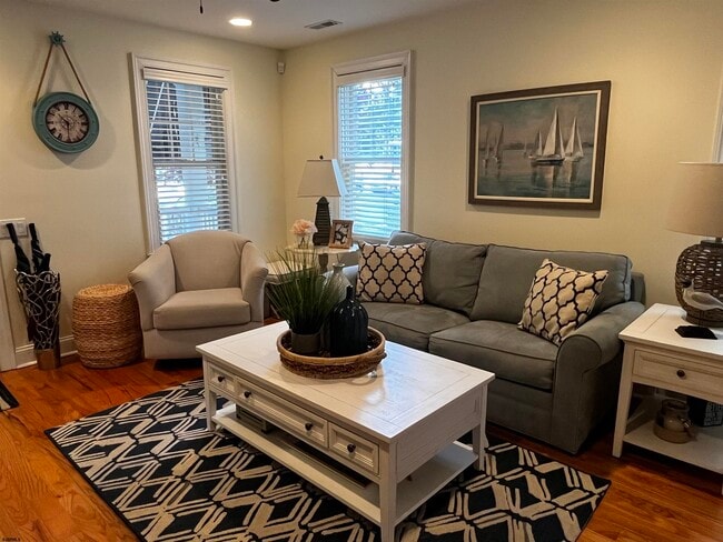 Building Photo - 629 Central Ave