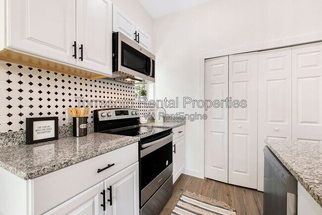 Building Photo - 226 Porter St
