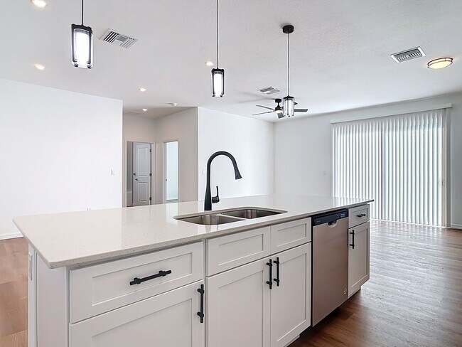 Building Photo - Brand New Home in North Port *3 Bedrooms & 2 Baths*