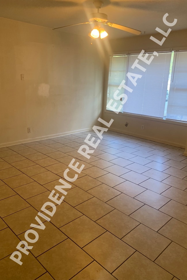 Building Photo - 1302 Alpine Ave